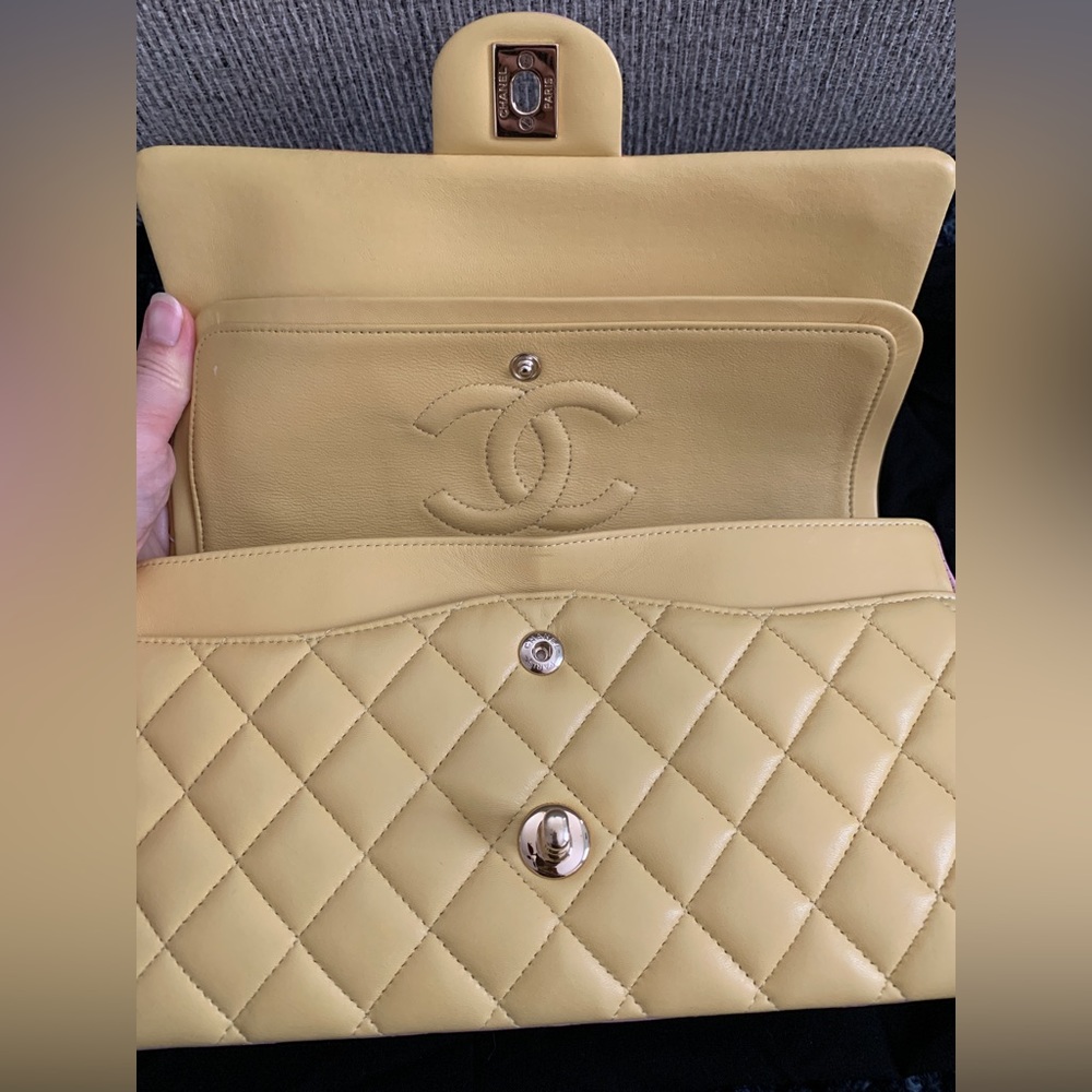 Chanel classic medium double flap bag - Picture 7 of 16